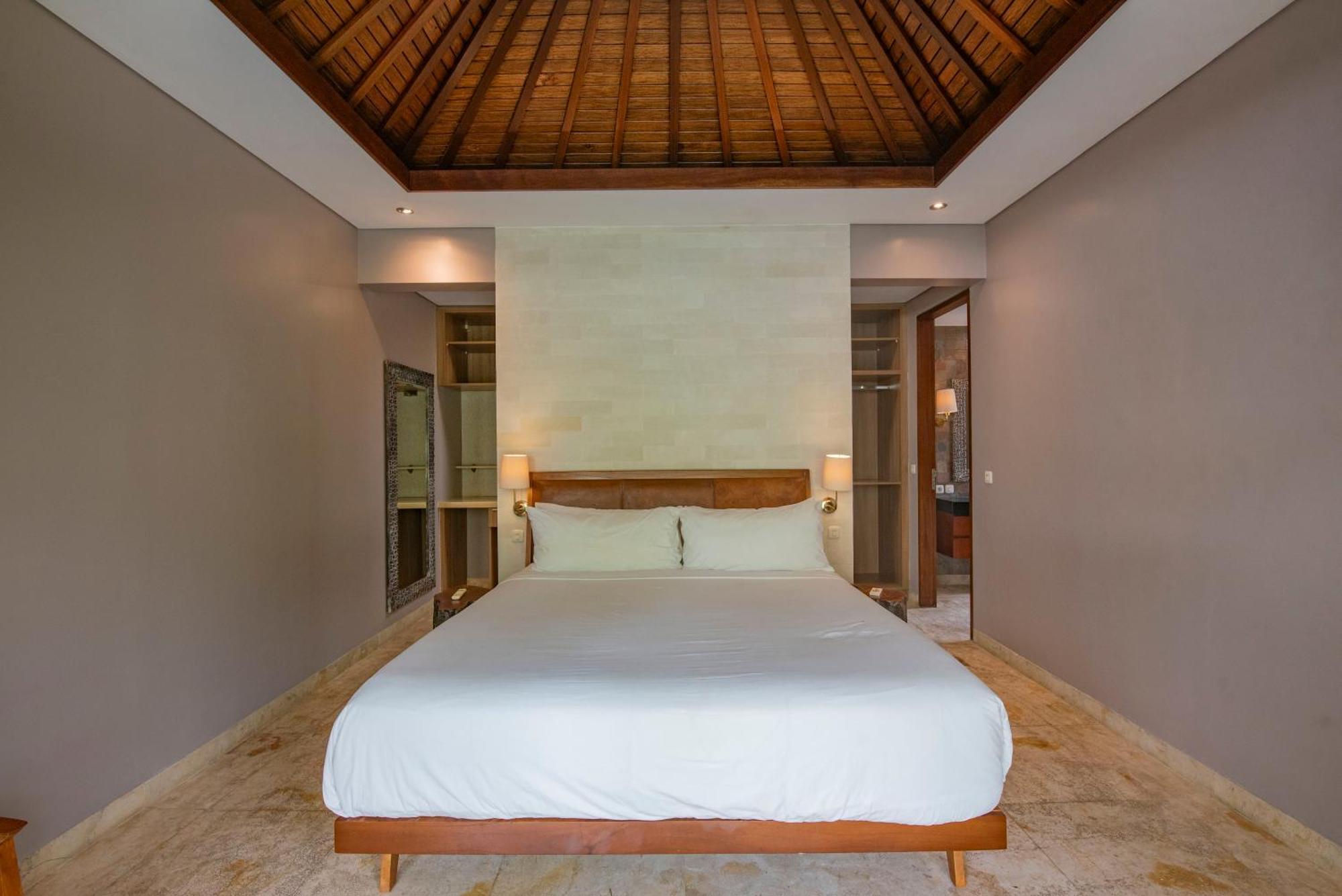 Kejora Beachfront Villas Sanur  Exterior photo