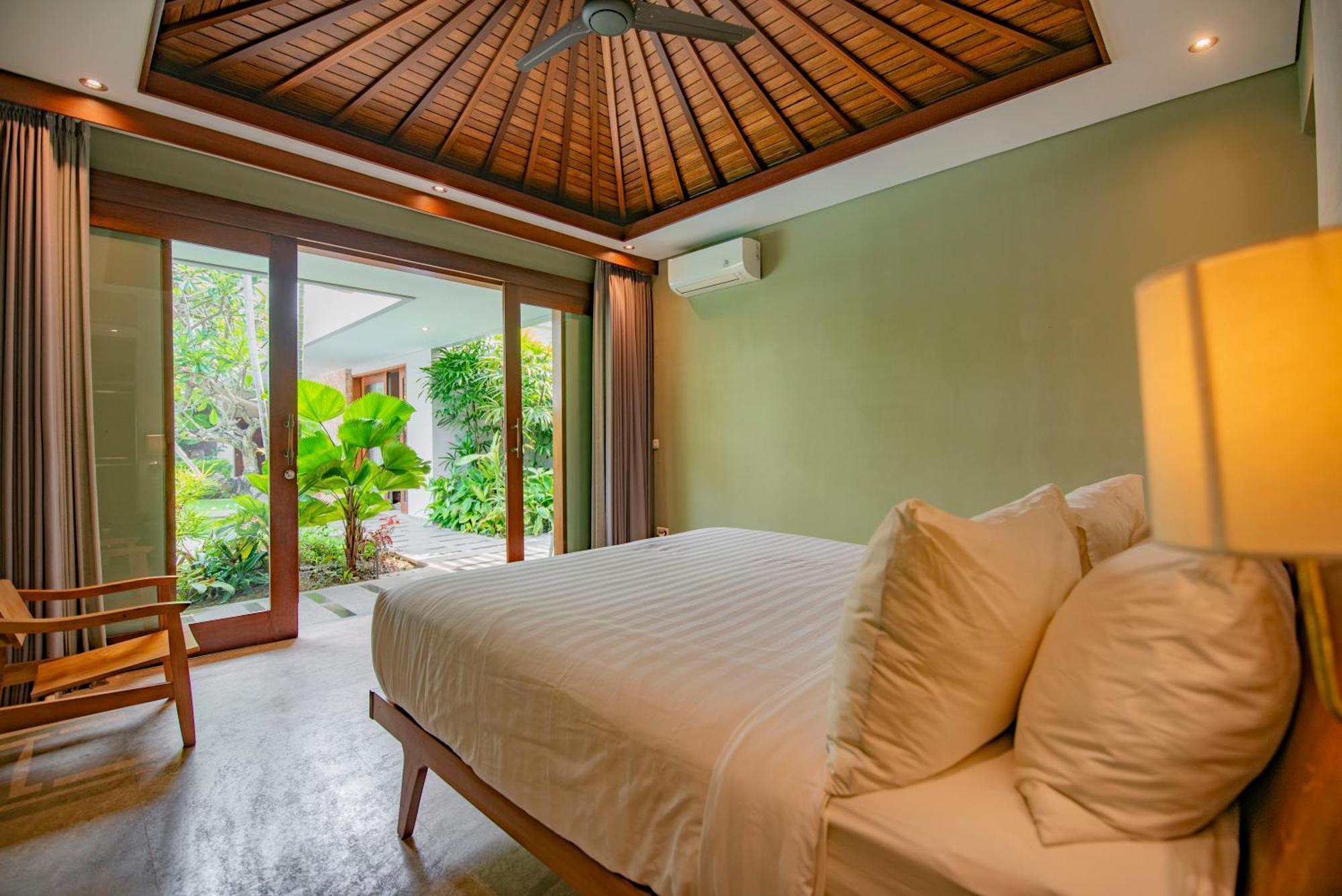 Kejora Beachfront Villas Sanur  Exterior photo